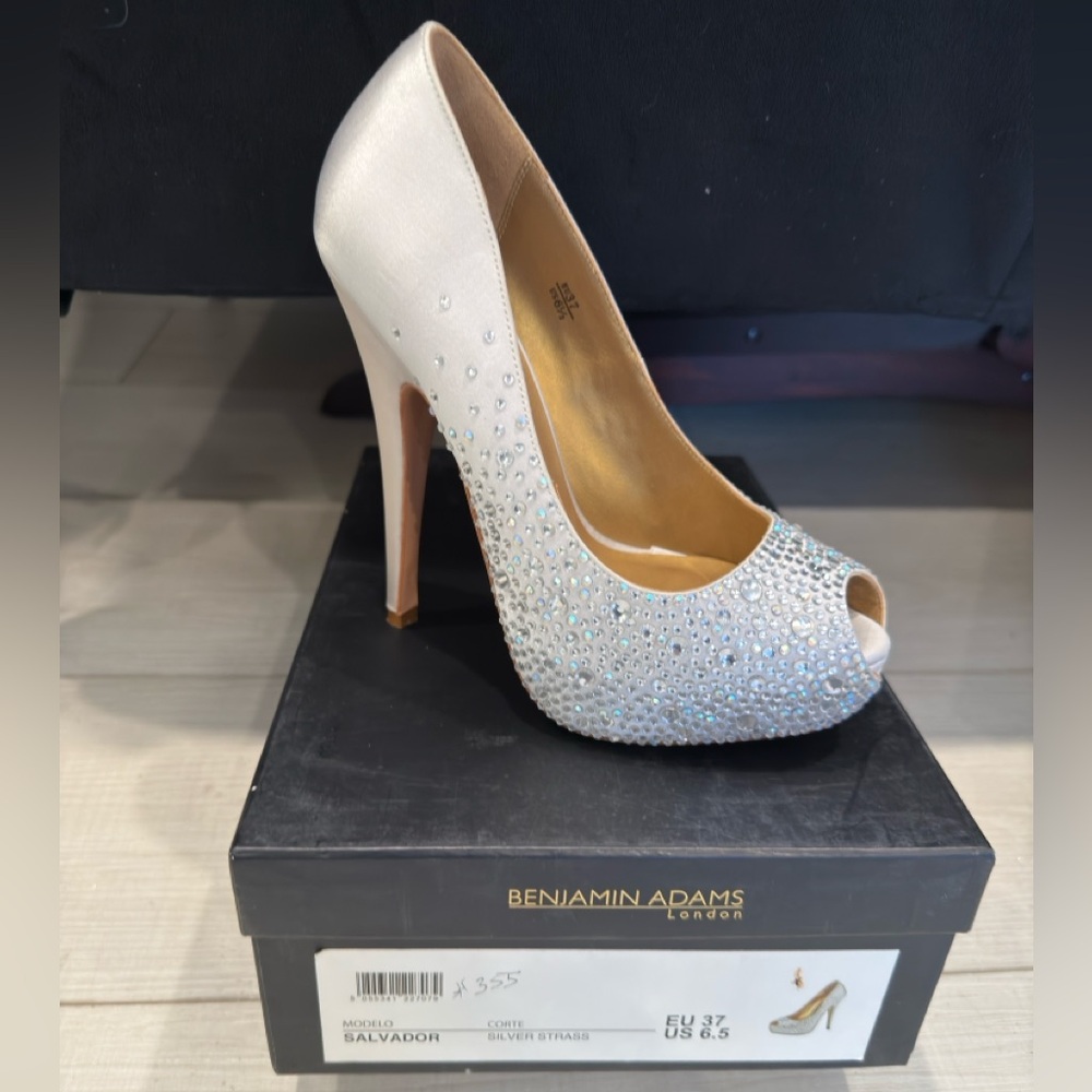 Benjamin Adams London Salvador Silver Strass Crystals High Heel Shoes Size 6.5